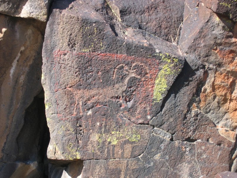 petroglyphs2.jpg